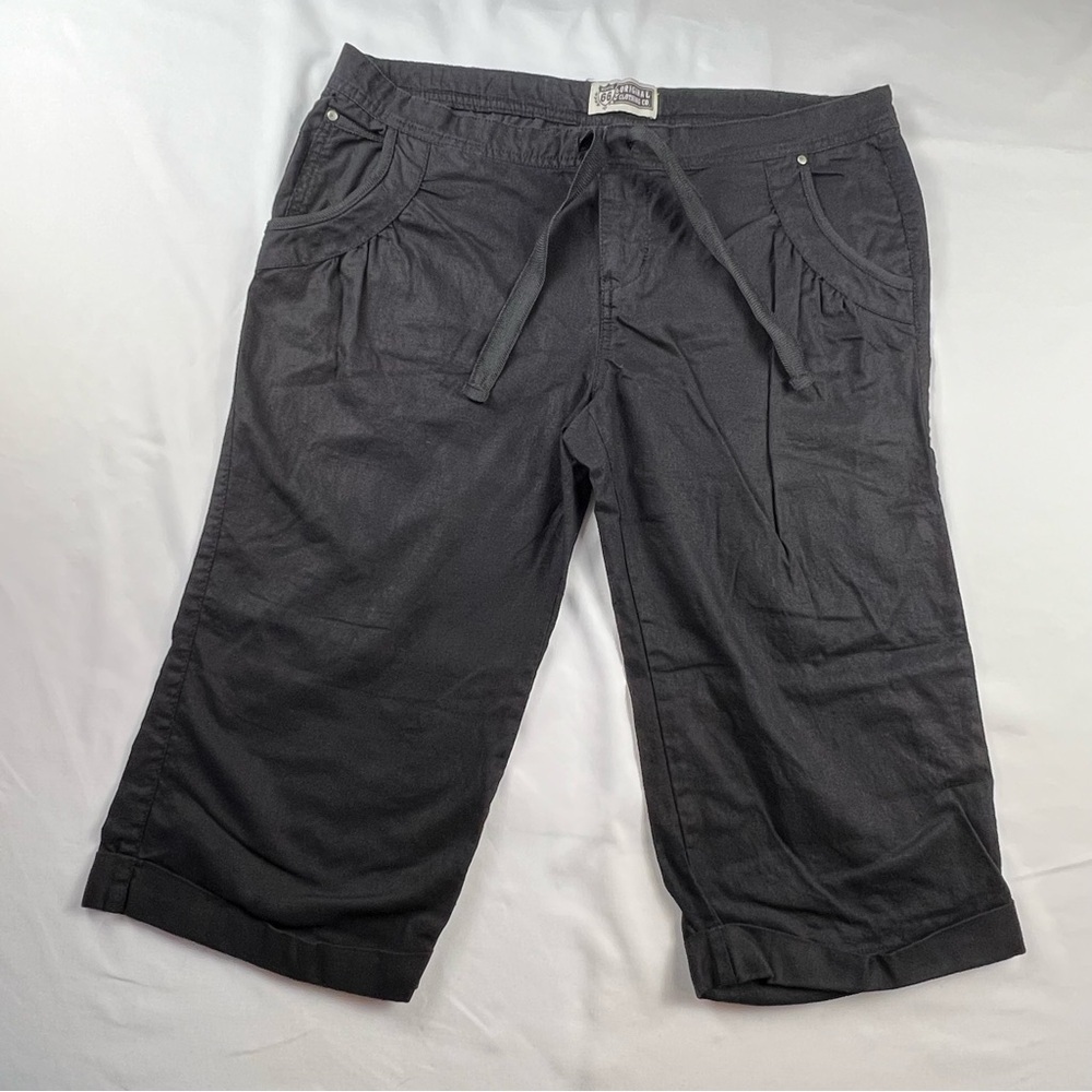 Route 66 - Women’s Capris - Size 7/8 - Black -Front Zipper -Front & Back Pockets